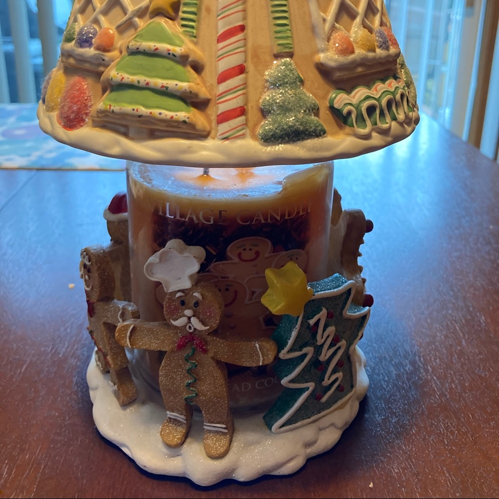 Yankee Candle gingerbread 2 wick candle with lamp